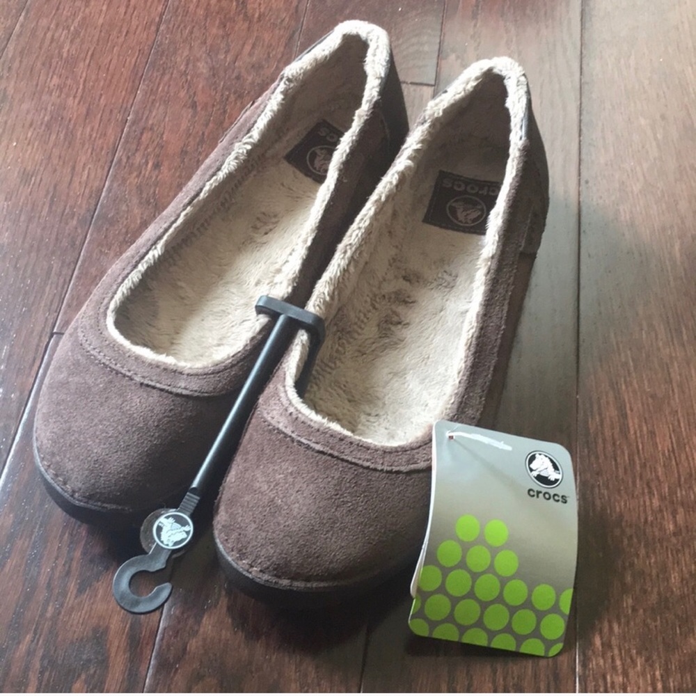 CROC’s Berryessa Suede Flat NWT